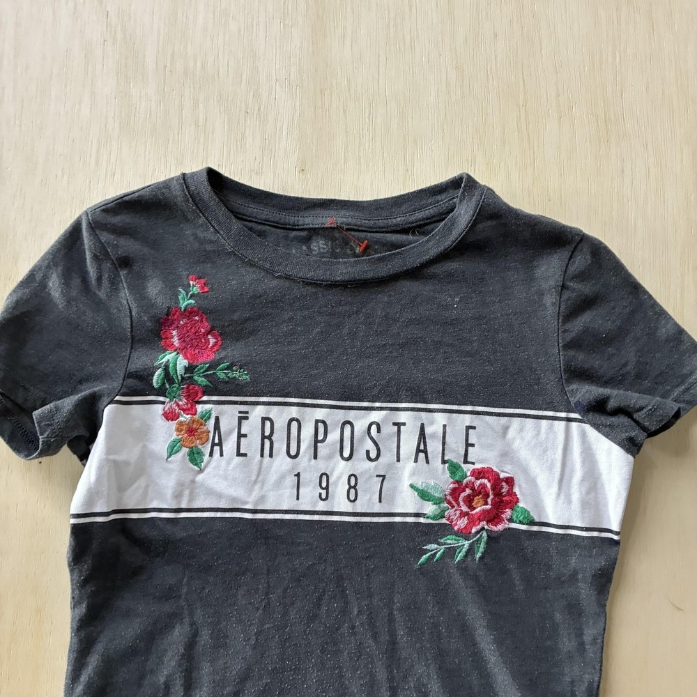 Y2K Aeropostale Shirt Womens Small Gray Floral Embroidered 1987 Tee T-Shirt - Picture 2 of 7